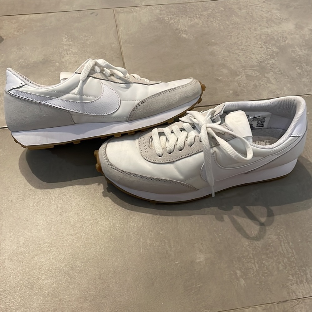 Nike DBreak Sneaker size 7.5